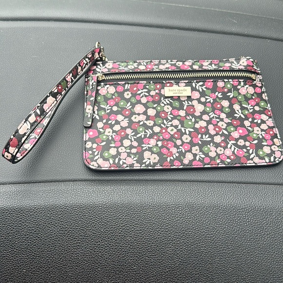 Kate Spade "Shore Street Park Ave Floral Wristlet Tinie" - Picture 1 of 3